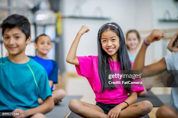 kids during gym class - physical education stock pictures, royalty-free photos & images