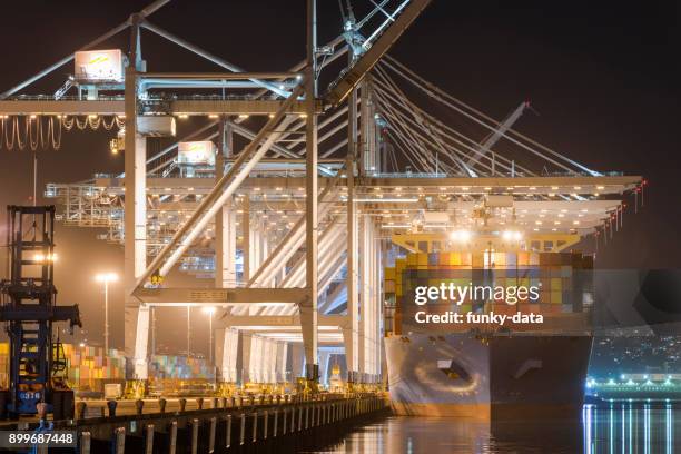 freight ship - san pedro los angeles stock pictures, royalty-free photos & images