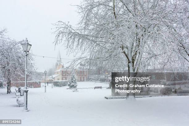 dunstable in winter - bedfordshire stock pictures, royalty-free photos & images