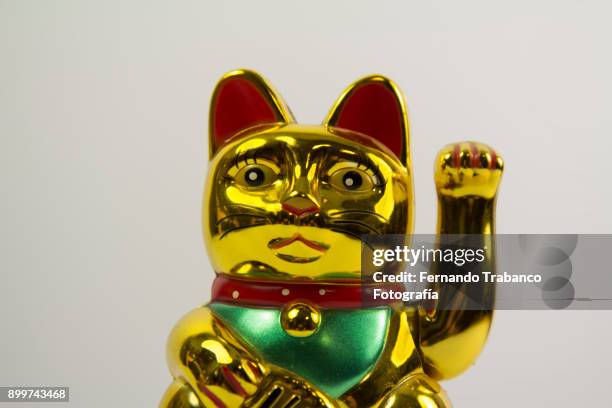 lucky cat or maneki-neko - maneki neko stock pictures, royalty-free photos & images