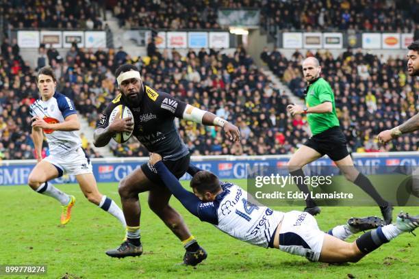 Levani Botia of La Rochelle and Loris Tolot of Agen during the Top 14 match between La Rochelle and Agen on December 30, 2017 in La Rochelle, France.