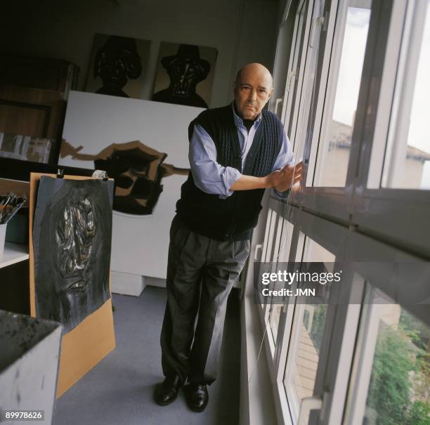 Antonio Saura, painter Antonio Saura in his studio