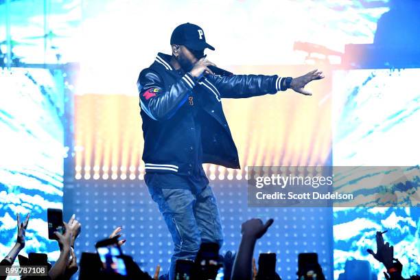 Bryson Tiller Rapper Bryson Tiller Photos Photos and Premium High Res Pictures - Getty Images