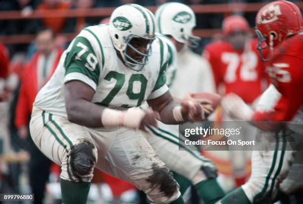 Sherman Plunkett of the New York Jets in action against the Kansas City Chiefs during an AFL football game at Kansas City Municipal Stadium November...