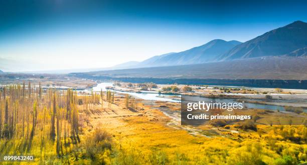 panorama d’une vue nature et du paysage en inde ladakh leh - distrikt leh photos et images de collection