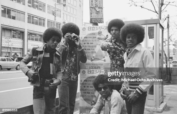 American singer Michael Jackson and the Jackson brothers in Japan, 7th May 1973. From left to right, Marlon, Jermaine, Tito, Jackie and Michael.