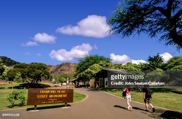 diamond head state monument - diamond head stock pictures, royalty-free photos & images
