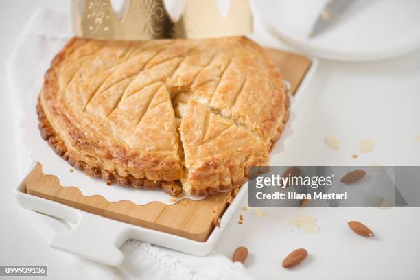 galette des rois - king cake stock pictures, royalty-free photos & images