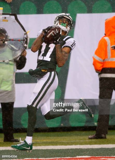 Robby Anderson of the New York Jets catches a pass for a touchdown in an NFL football game against the Atlanta Falcons on October 29, 2017 at MetLife...