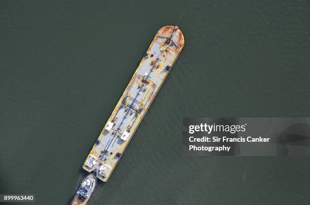 aerial image of oil tanker on confluence of hudson river and atlantic ocean, usa - atlantic stage 2 stock pictures, royalty-free photos & images