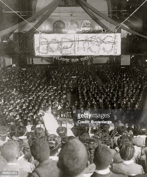 25th anniversary of Tuskegee Inst., Ala., 1906: Assembly with banner reading "Welcome Our Guests"