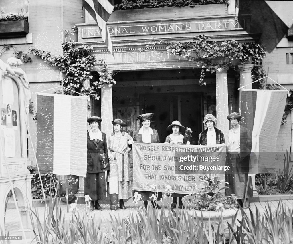 Suffragettes displeased over Women's Party Platform