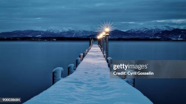 jetty at lake chiemsee - lake chiemsee stock-fotos und bilder