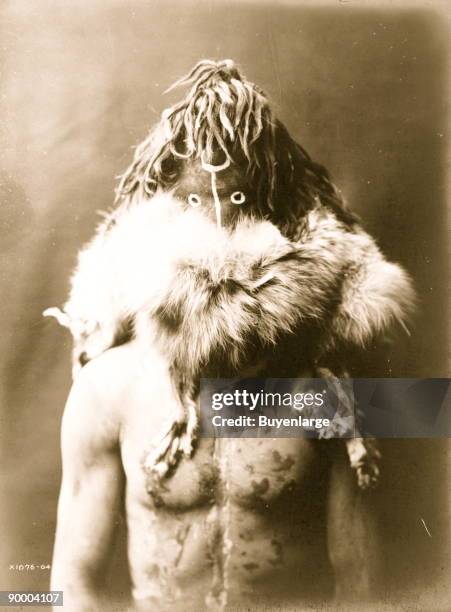 Mask With Ruff 736 Half White Mask Stock Photos, High-Res Pictures, and Images - Getty ...
