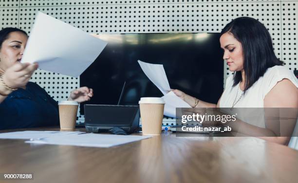 modern small office meeting. - small office building exterior stock pictures, royalty-free photos & images