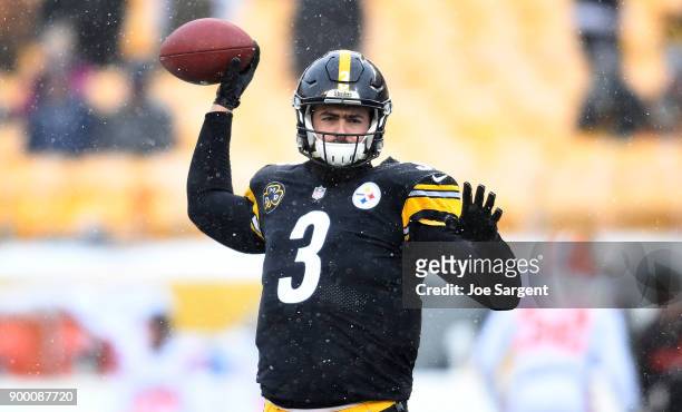 Landry Jones of the Pittsburgh Steelers warms up before the game against the Cleveland Browns at Heinz Field on December 31, 2017 in Pittsburgh,...