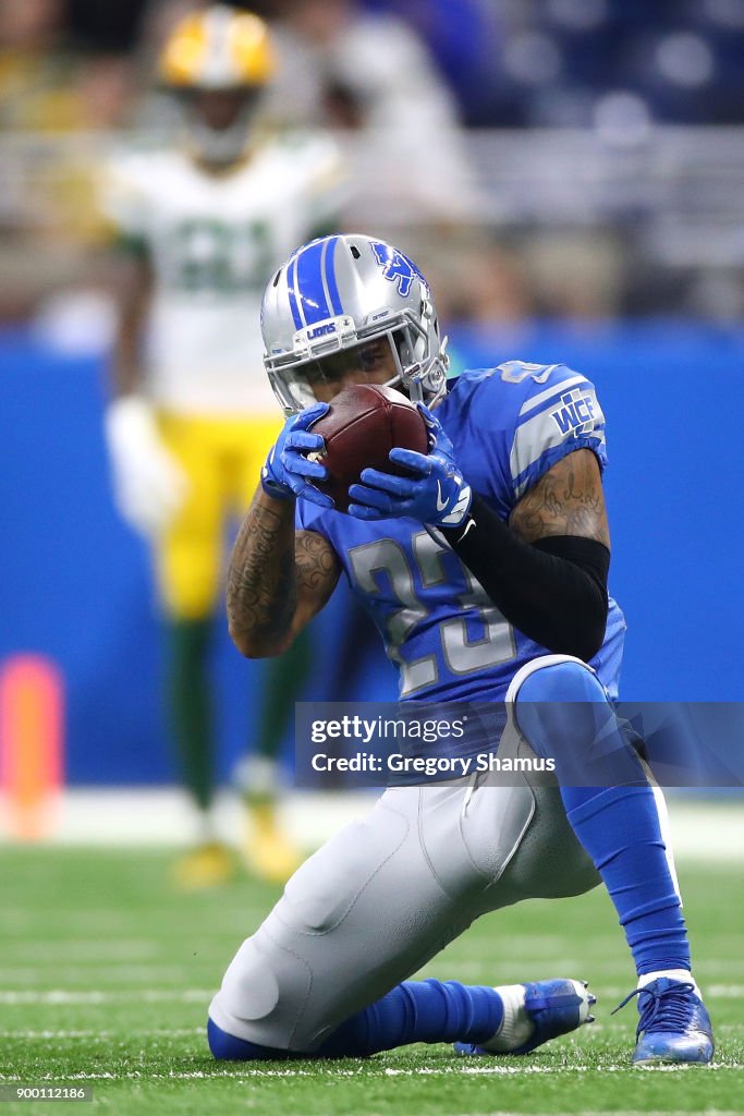 Green Bay Packers v Detroit Lions