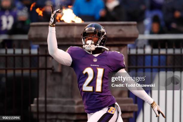 Free Safety Lardarius Webb of the Baltimore Ravens takes the field prior to the game against the Cincinnati Bengals at M&T Bank Stadium on December...