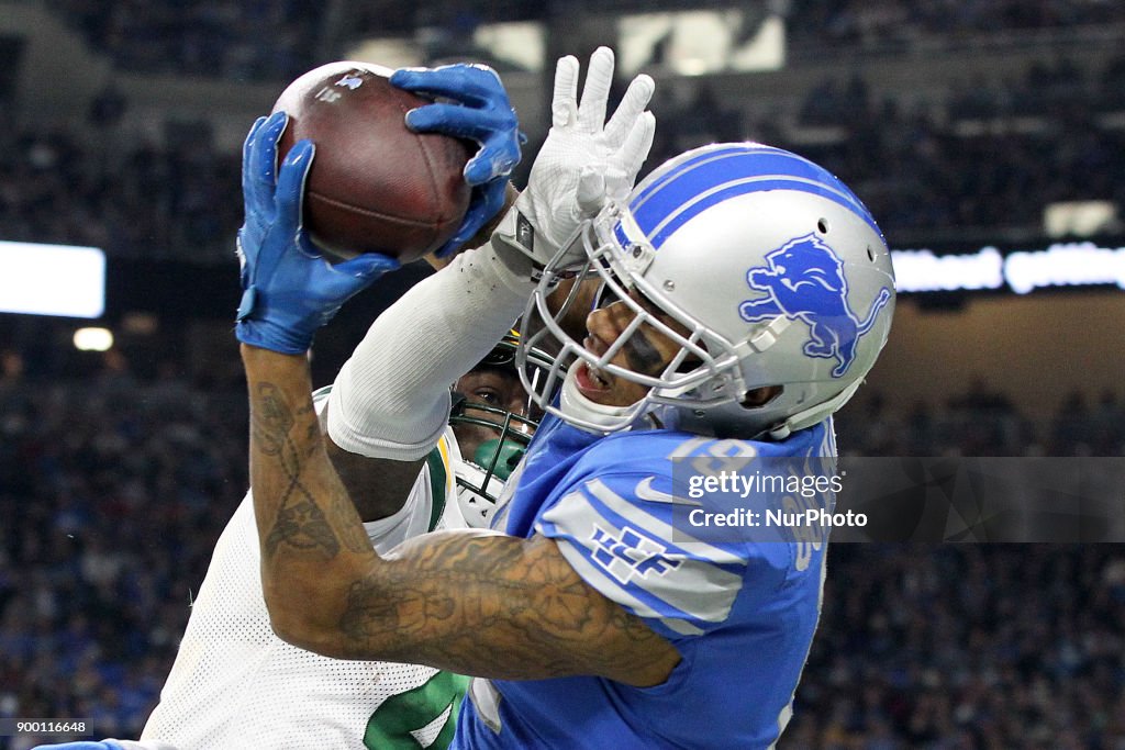 Green Bay Packers v Detroit Lions