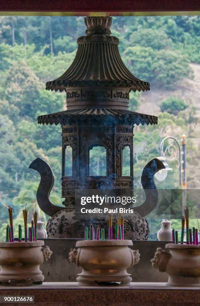 buddhist temple kek lok si in penang, malaysia - internazionale socialista foto e immagini stock