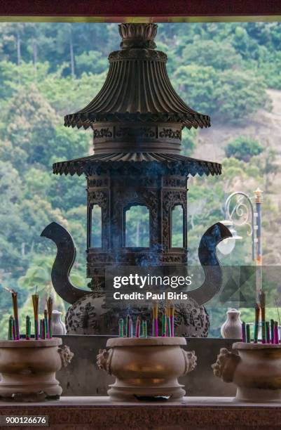 buddhist temple kek lok si in penang, malaysia - 社会主義インターナショナル ストックフォトと画像