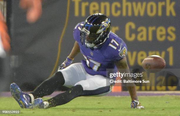 Baltimore Ravens wide receiver Mike Wallace fails to catch a pass during the second quarter against the Cincinnati Bengals at M&T Bank Stadium in...