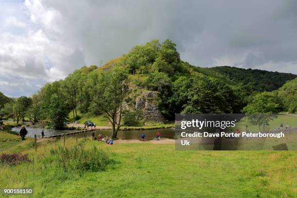 summer, river dove at dovedale; - dovedale stockfoto's en -beelden