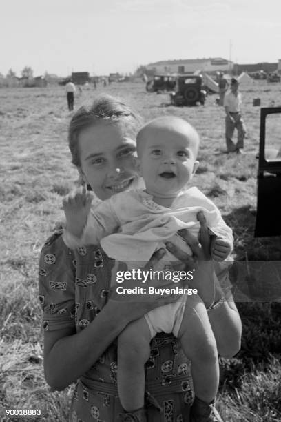 Migrant potato pickers. Tulelake, Siskiyou County, California.