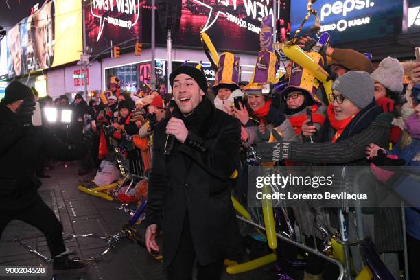 Live performances from Times Square in the heart of New York City, are featured on Americas biggest celebration of the year, DICK CLARKS NEW YEARS...