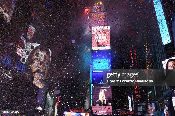Live performances from Times Square in the heart of New York City, are featured on Americas biggest celebration of the year, DICK CLARKS NEW YEARS...