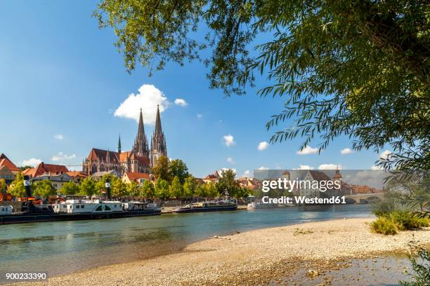 germany, regensburg, vvew to the old town with danube river in the foreground - regensburg stock-fotos und bilder
