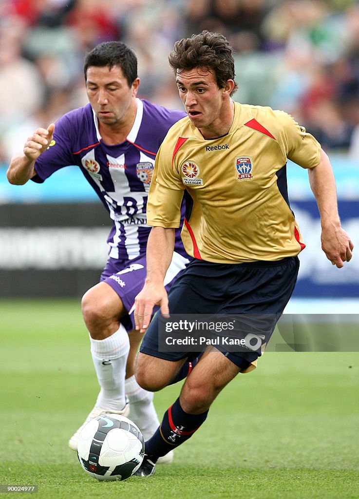 A-League Rd 3 - Glory v Jets