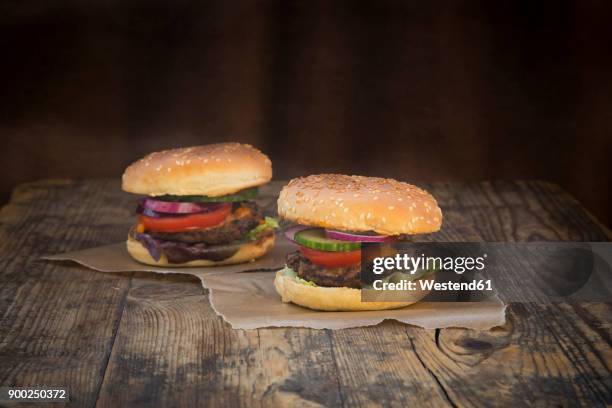 homemade burger - pão de leite imagens e fotografias de stock