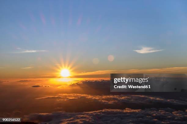 usa, hawaii, big island, haleakala national park, sunset - sun flare clouds sky stock pictures, royalty-free photos & images