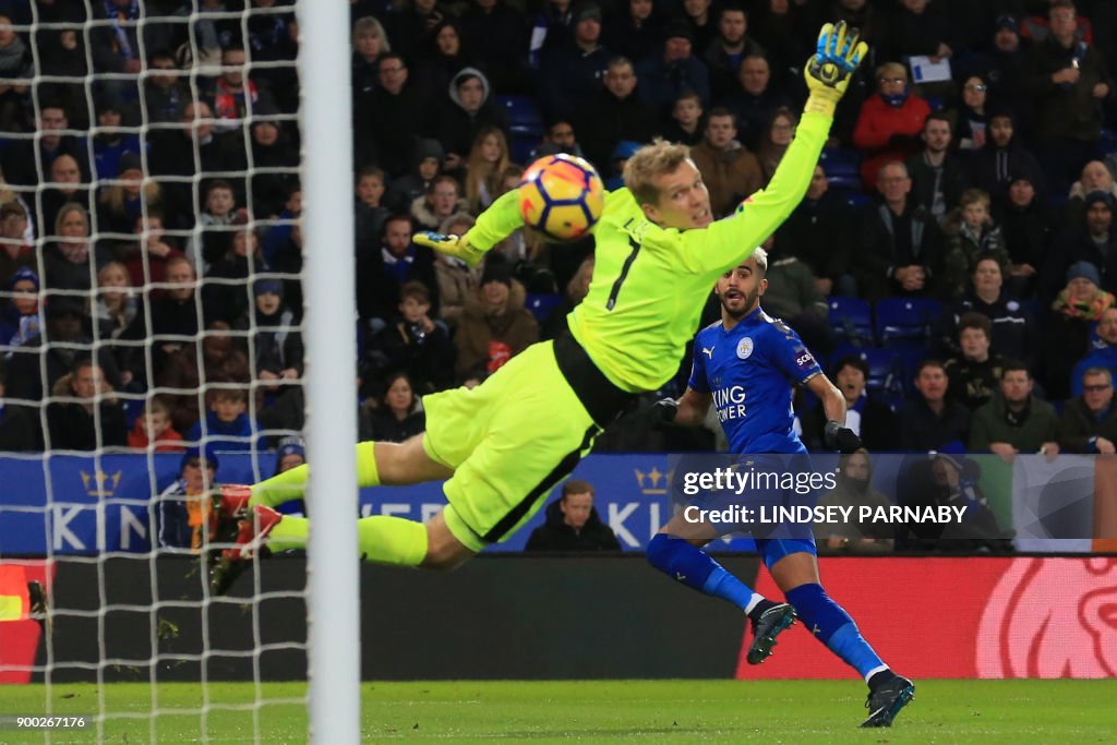 FBL-ENG-PR-LEICESTER-HUDDERSFIELD