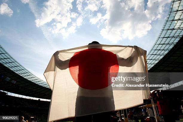 Yukifumi Murakami of Japan celebrate winning bronze medal in the men's Javelin Throw Final during day nine of the 12th IAAF World Athletics...