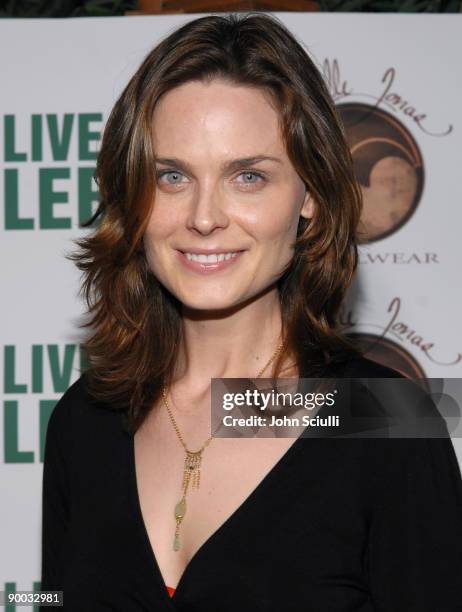 Emily Deschanel