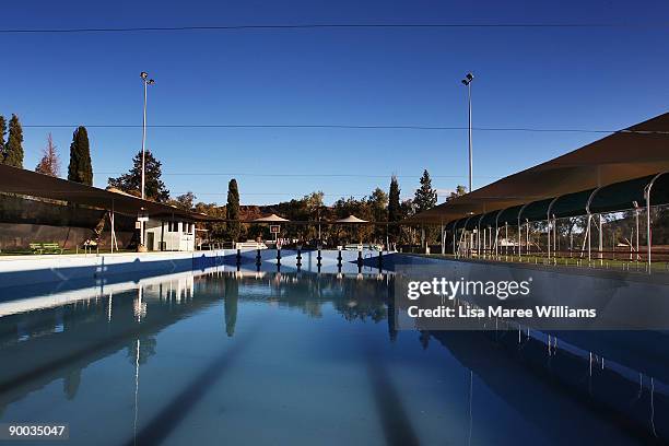 Alice Rim Pool Town Of Alice Springs Photos and Premium High Res Pictures - Getty Images