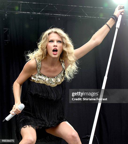 Taylor Swift performs at Day 2 of the V Festival at Weston Park on August 23, 2009 in Stafford, England.