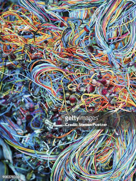 tangled colored wires - embaraçado - fotografias e filmes do acervo