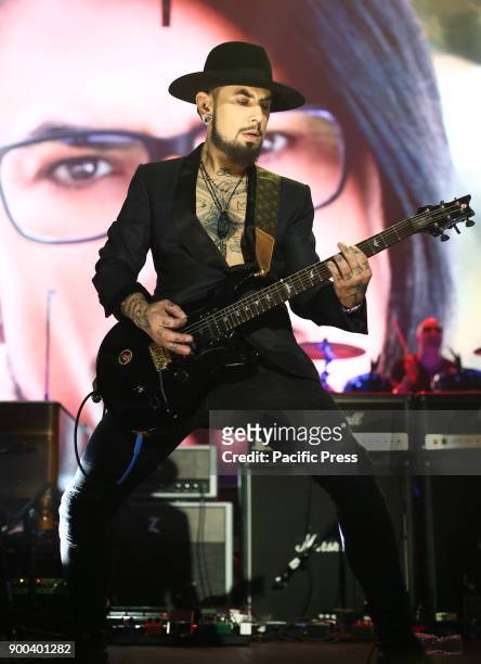 Musician Dave Navarro performs at America Salutes You and Wall Street Rocks Presents Guitar Legends For Heroes at Terminal.