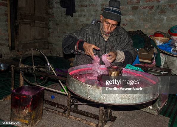 Bhat Machine Ghulam Muhammad Bhat makes cotton candy using a traditional machine ...