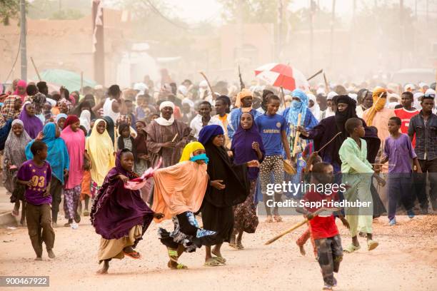 bianou festival in agadez, niger - niger stock-fotos und bilder