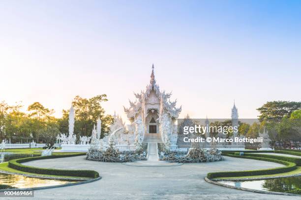 wat rong khun, chiang rai, thailand. - chiang rai province stock pictures, royalty-free photos & images