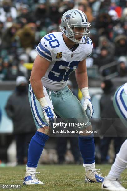Dallas Cowboys middle linebacker Sean Lee waits for the snap during the NFL game between the Philadelphia Eagles and the Dallas Cowboys on December...