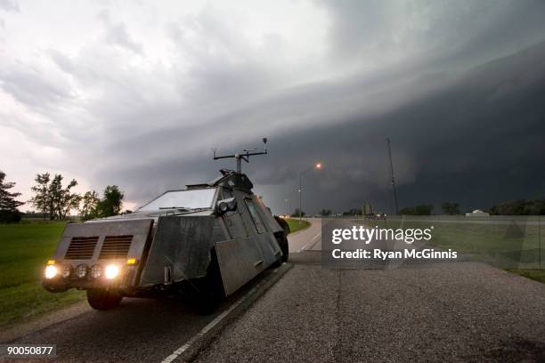 tornado intercept vehicle 2 - storm chaser stock pictures, royalty-free photos & images