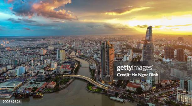 saigon/hochiminh city from above - saigon river fotografías e imágenes de stock