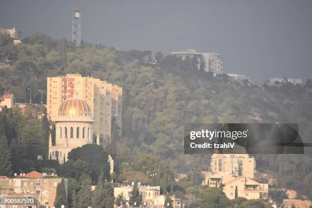 residential buildings in the city of haifa - terraces of the shrine of the báb stock pictures, royalty-free photos & images