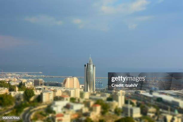 residential buildings in the city of haifa - terraces of the shrine of the báb stock pictures, royalty-free photos & images