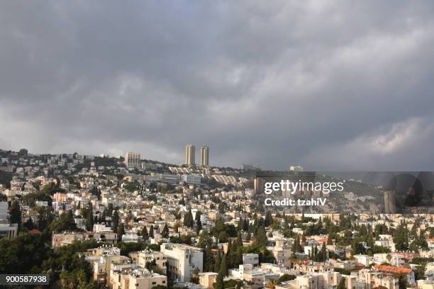 residential buildings in the city of haifa - terraces of the shrine of the báb stock pictures, royalty-free photos & images